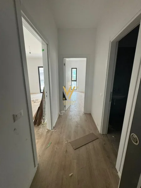 Tirane, jepet me qera zyre Kati 3 ,  80 m² 500 € (RRUGA E DIBRES)