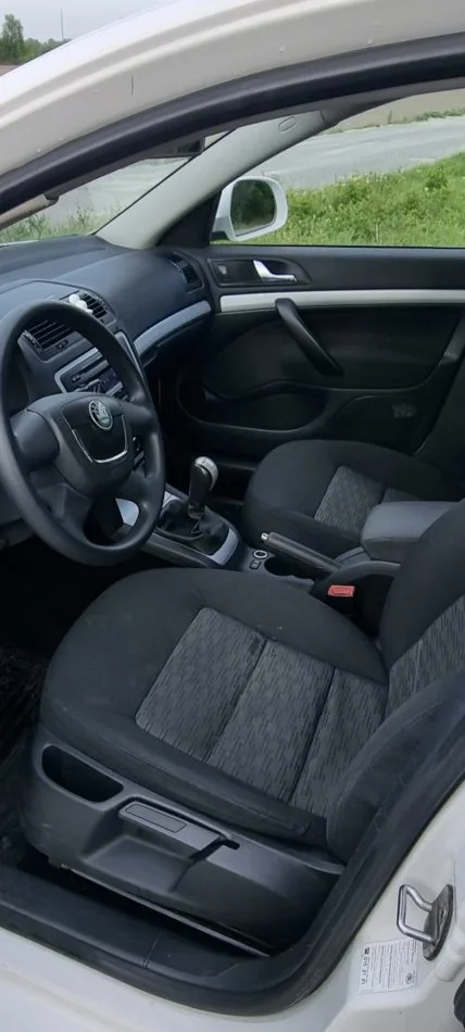 Shes makine Skoda octavia, Nafte, manuale, Klima, 120000 km, 6,999 €