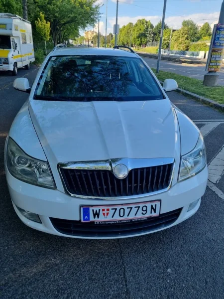 Shes makine Skoda octavia, Nafte, manuale, Klima, 120000 km, 6,999 €