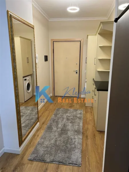Tirane, jap me qera apartament 2+1+Ballkon , 110 m² 800 € (Rruga e Elbasanit, afer Fakultetit Ekonomik)