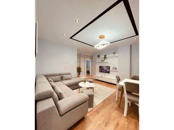 Tirane, jepet me qera apartament 2+1 Kati 2, 100 m² 630 € (ISH PARKU)