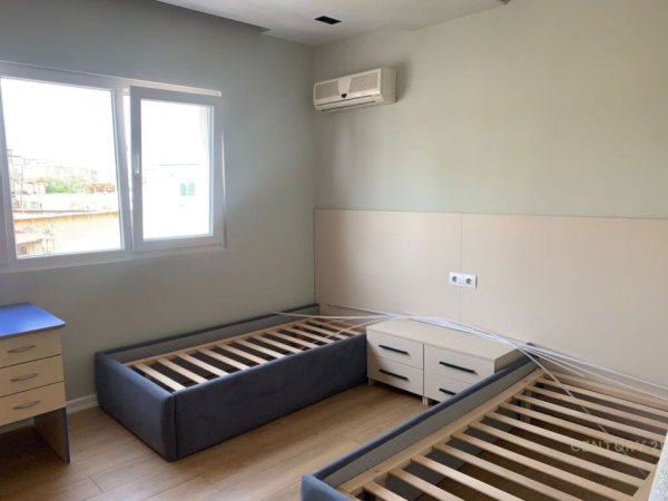 Tirane, jepet me qera apartament 2+1 Kati 5, 90 m² 650 € (Materniteti ri)