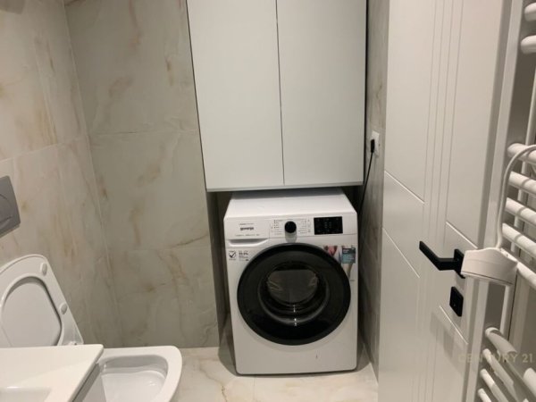 Tirane, jepet me qera apartament 2+1 Kati 5, 90 m² 650 € (Materniteti ri)