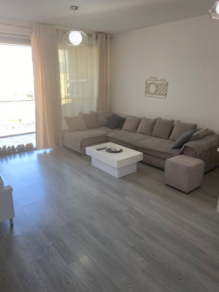 Tirane, jepet me qera apartament 1+1+Ballkon Kati 4, 65 m² 500 € (DON BOSKO)