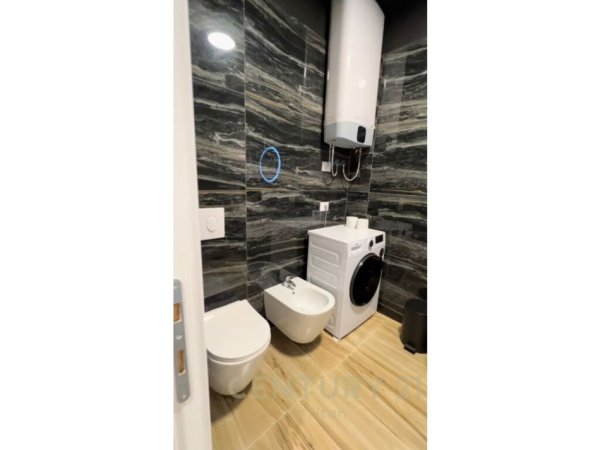 Tirane, jepet me qera apartament 1+1 Kati 4, 57 m² 570 € (Liqeni i thate)