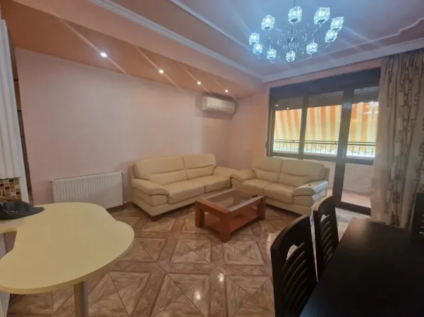 Tirane, jepet me qera apartament 2+1+Ballkon Kati 4, 85 m² 400 € (Laprake , rruga dritan hoxha , perballe zojes se keshillit te mire)