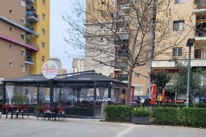 Tirane, Shitet Biznesi Bar & food Kati 0, 64 m² (Rr. Dafinave)