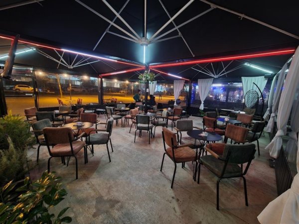 Tirane, Shitet Biznesi Bar & food Kati 0, 64 m² (Rr. Dafinave)