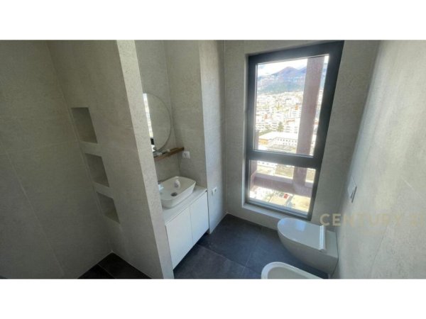 JEPET ME QIRA AMBIENT PER ZYRA TE REZIDENCA GARDEN BUILDING! Neom89942
