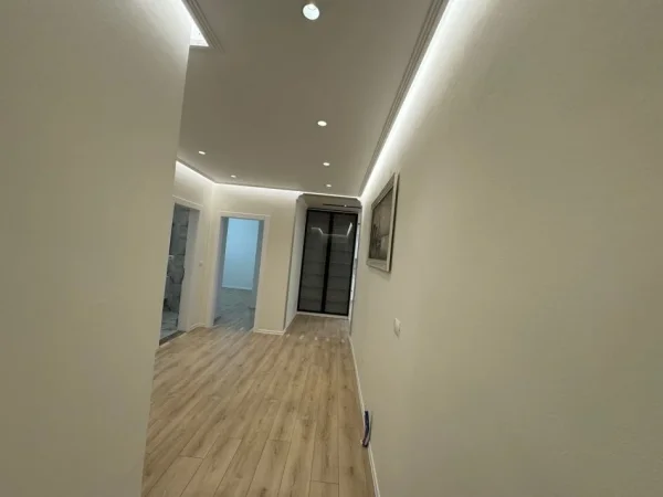 Tirane, shitet apartament 3+1+2, Kati 3, 145 m² 220,000 € prane Kopshtit Zoologjik