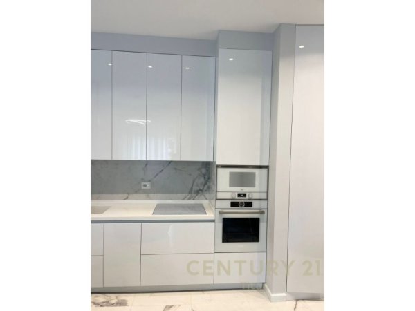 Tirane, jepet me qera apartament 2+1+Ballkon Kati 3, 90 m² 1,200 € (teg)
