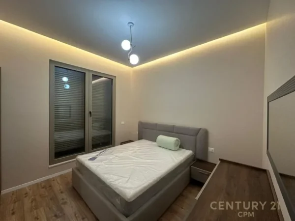 Tirane, jepet me qera apartament 1+1+Ballkon Kati 8, 73 m² 850 € (kavajes)