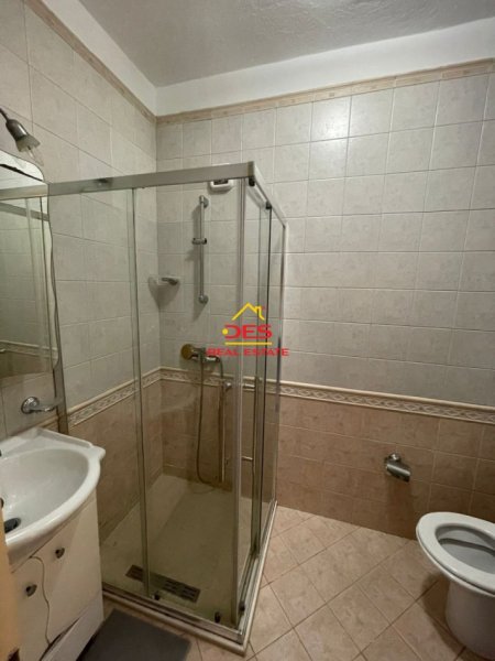Tirane, jepet me qera apartament 2+1+Ballkon Kati 8, 145 m² 800 € (Blloku,Tirane)