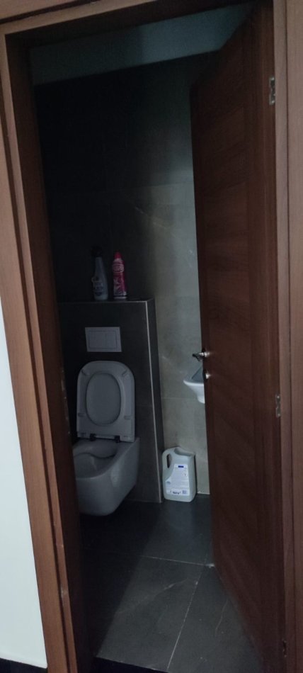Tirane, jepet me qera ambjent biznesi Kati 0, 25 m² 450 € (Rruga e Kavajes)