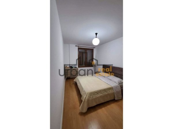 Tirane, jap me qera apartament 1+1+Ballkon Kati 3, 60 m² 300 € (Fresku)