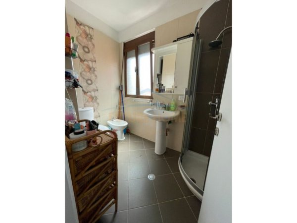 Tirane, jepet me qera 1+1 Kati 7, 77 m² 500 € (don bosko)