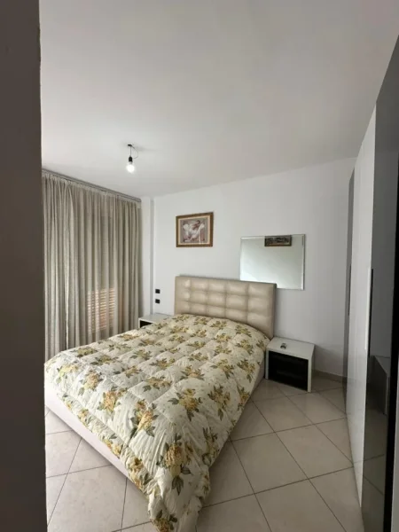 Tirane, jepet me qera apartament 3+1+Ballkon Kati 6, 135 m² 600 € (Rr.Teodor Keko,Astir)