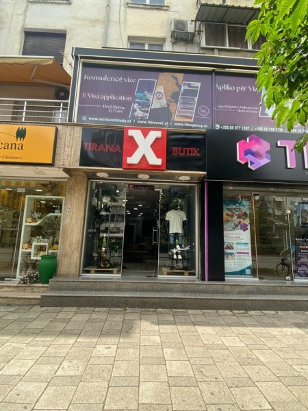 Tirane, shitet biznesi  X Butik Tirana Kati 1, 50 m² (21 Dhjetori,rruga Muhamet Gjollesha)