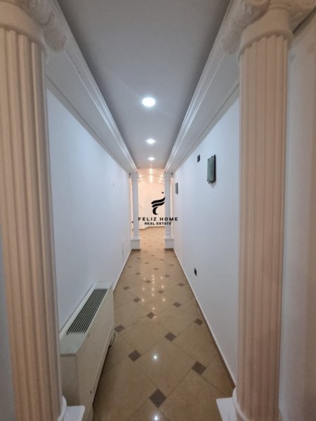 Tirane, jepet me qera zyre Kati 3, 170 m² 2,000 € (BLLOKU)