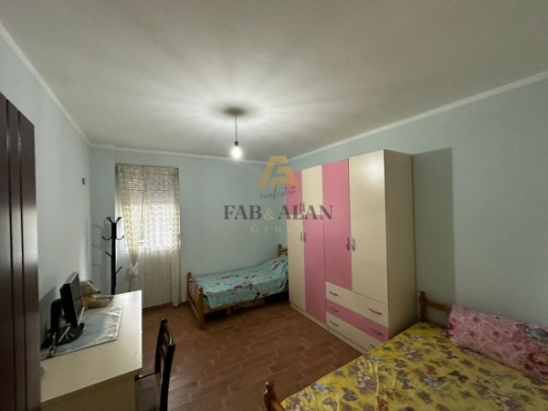 Vlore, shitet apartament 2+1 Kati 2, 106 m² 185,000 € (Lungomare)