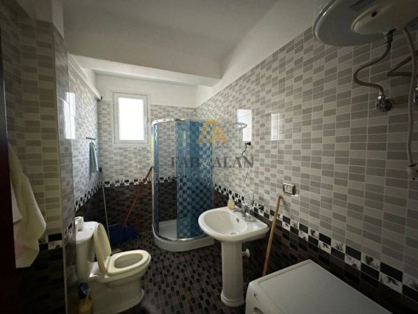 Vlore, shitet apartament 2+1 Kati 2, 106 m² 185,000 € (Lungomare)