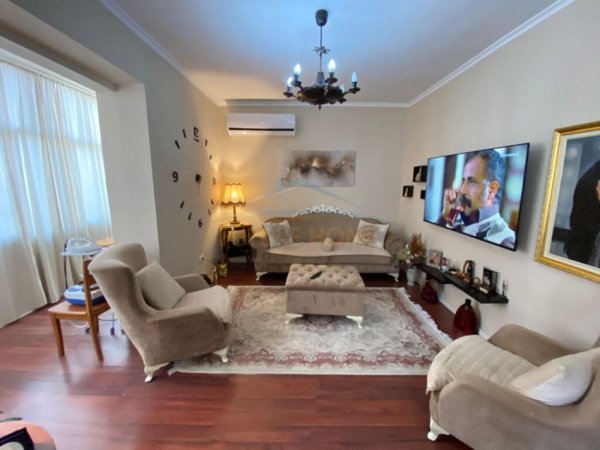 Tirane, shitet apartament 2+1+Ballkon Kati 3, 111 m² 260,000 € (Ambsada Amerikane)