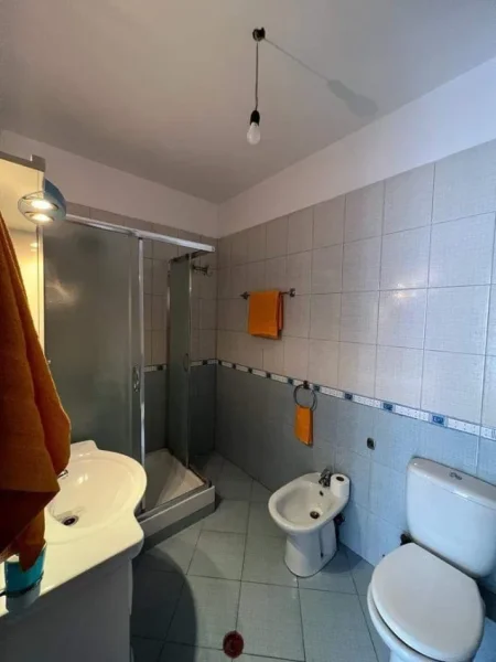 Tirane, jepet me qera apartament 3+1 Kati 9, 116 m² 650 € (Astir)