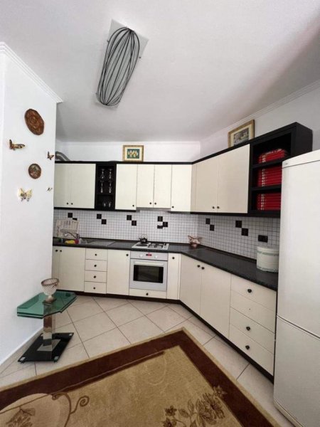 Tirane, jepet me qera apartament 3+1+Ballkon Kati 9, 116 m² 550 € (Astir, Teodor Keko)