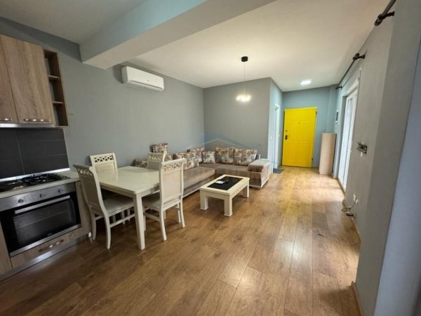 Tirane, jepet me qera apartament 1+1 Kati 3, 51 m² 400 € (KODRA E DIELLIT)