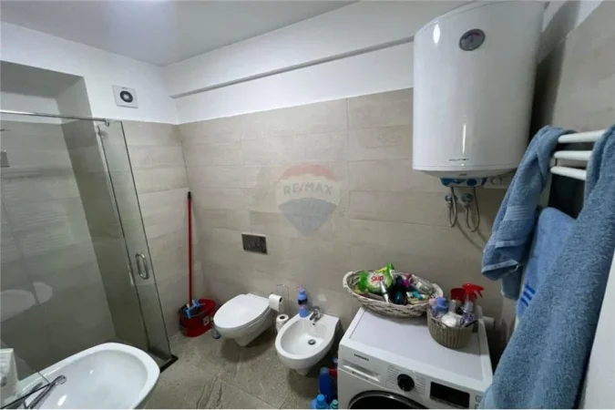 Tirane, jepet me qera 2+1 Kati 5, 85 m² 850 € (Jepet apartament 2+1 me qira, Rruga e Elbasanit)