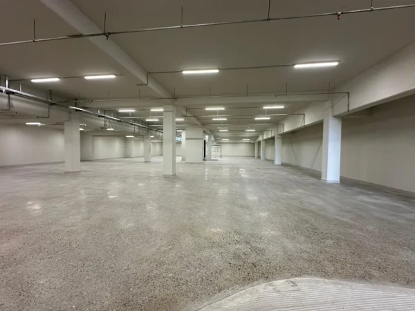 Tirane, jepet me qera ambjent biznesi Kati -1, 1,750 m² 8,000 € (Mezez)