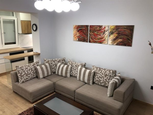 Tirane, jepet me qera apartament 1+1 Kati 2, 60 m² 630 € (myslym shyri)
