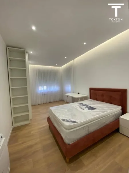 Tirane, jepet me qera Vile 4+1+Ballkon Kati 2, 350 m² 3,000 € (TEG) TT 927