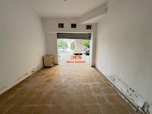 Vlore, shitet garazh 1+1 Kati 0, 27 m² 32,000 € (Rruga Shyqyri Ali Merka)