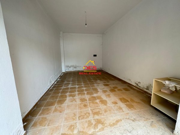 Vlore, shitet garazh 1+1 Kati 0, 27 m² 32,000 € (Rruga Shyqyri Ali Merka)