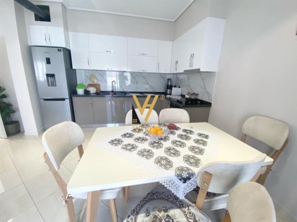 Tirane, jepet me qera Vile 3 Katshe Kati 0, 4,000 m² 4,000 € (TEG)