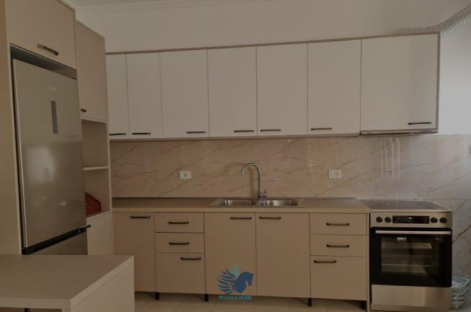 Jepet Me Qera Apartament 2+1+2 Tek 5 Maj [ID P02123]