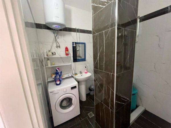 Durres, Jepet me Qera apartament 1+1 Kati 5, 55 m² (Plazh, Durres)