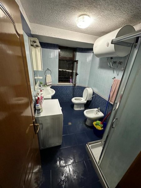Tirane, jepet me qera apartament 1+1+Aneks Kati 1, 65 m² 400 € (MINE PEZA)