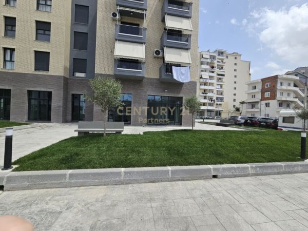 Tirane, jepet me qera ambjent biznesi Kati 0, 88 m² 750 € (astir)