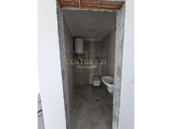 Tirane, jepet me qera ambjent biznesi Kati 0, 88 m² 750 € (astir)