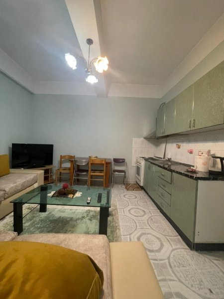 Tirane, jepet me qera apartament 2+1 Kati 1, 100 m² 500 € (MINE PEZA)