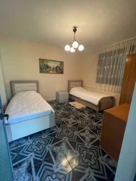 Tirane, jepet me qera apartament 2+1 Kati 1, 100 m² 500 € (MINE PEZA)