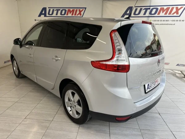 Tirane, shes makine SCENIC Nafte, gri metalizato manuale Klima 231000 km 4,300 €