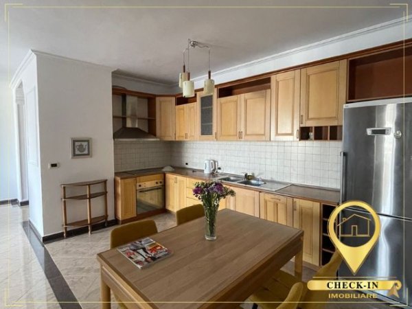 Tirane, jepet me qera apartament 2+1+Aneks+Ballkon Kati 8, 145 m² 800 € (Abdyl Frasheri)