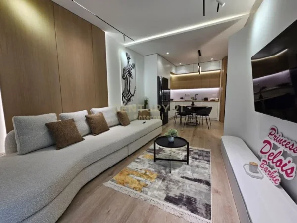 Tirane, jepet me qera apartament 2+1 Kati 3, 95 m² 1,400 € (Rruga Kosovareve)