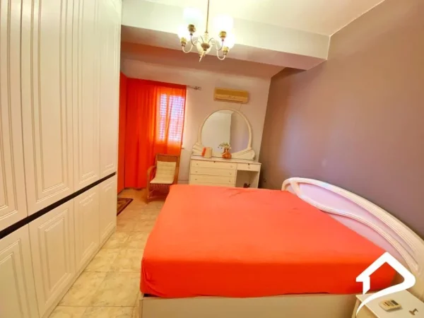 Tirane, jepet me qera apartament 2+1 Kati 3, 140 m² 650 € (Blloku i Ambasadave - Rruga e Kavajës)