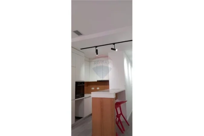 Tirane, jepet me qera apartament 2+1 , 105 m² 420 € (Ali Demi)