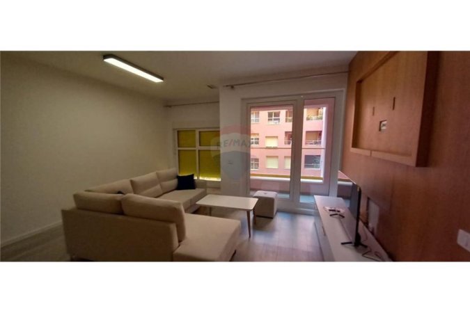 Tirane, jepet me qera apartament 2+1 , 105 m² 420 € (Ali Demi)