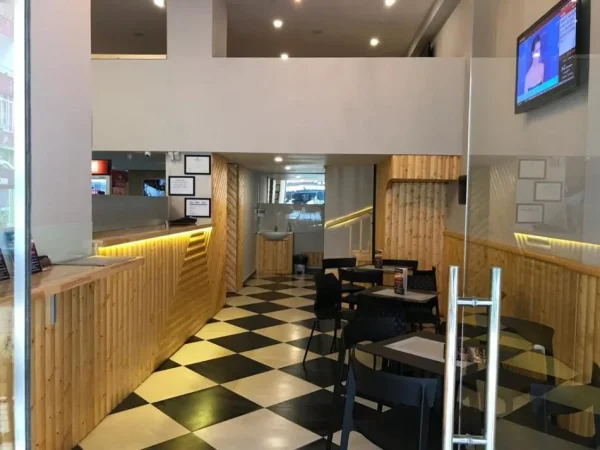 Tirane, shitet lokal Kati 0, 100 m² 130,000 € (Astir)